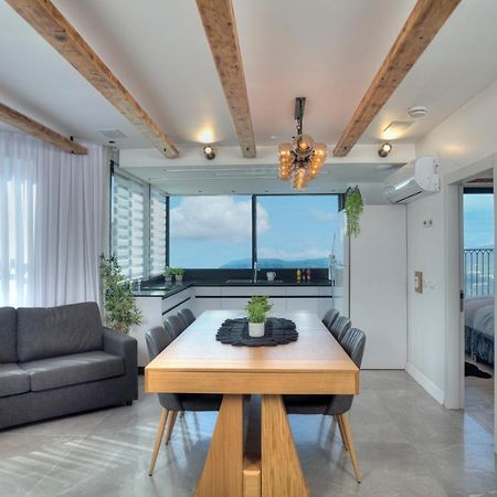 Open Skys Vila Safed Exterior foto