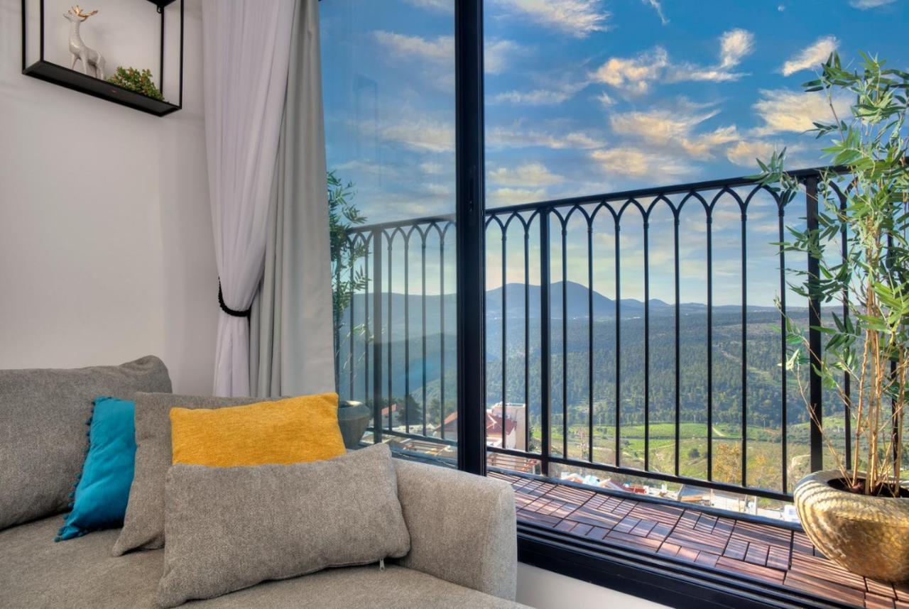 Open Skys Vila Safed Exterior foto