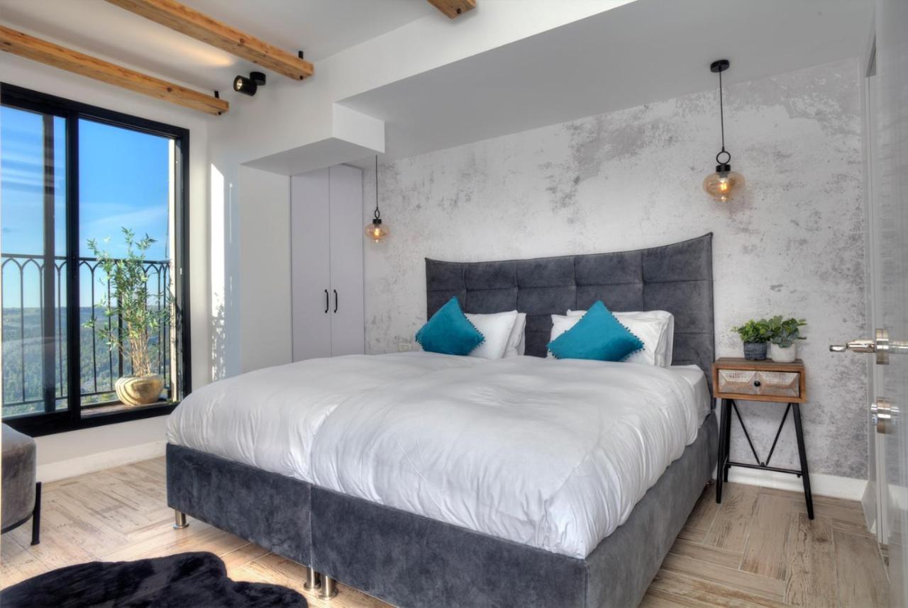 Open Skys Vila Safed Exterior foto