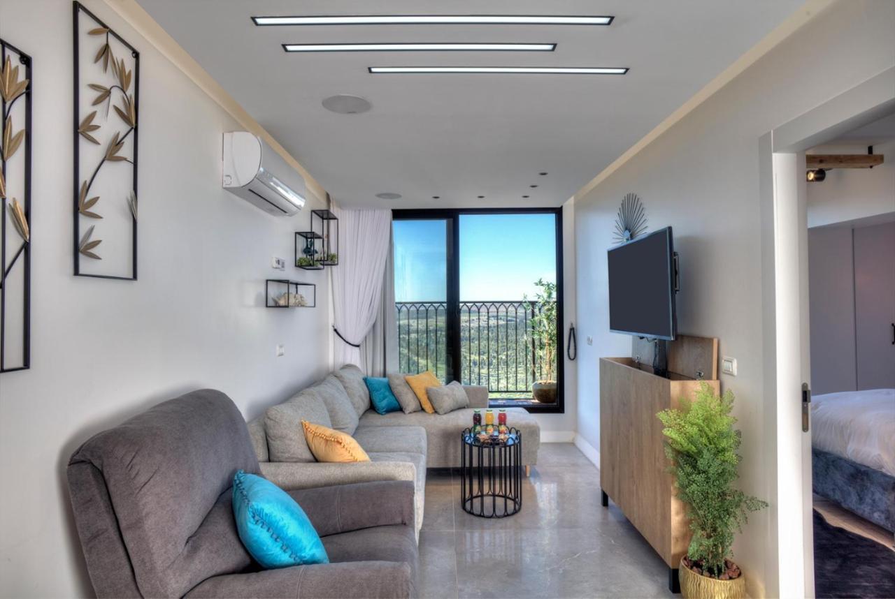 Open Skys Vila Safed Exterior foto