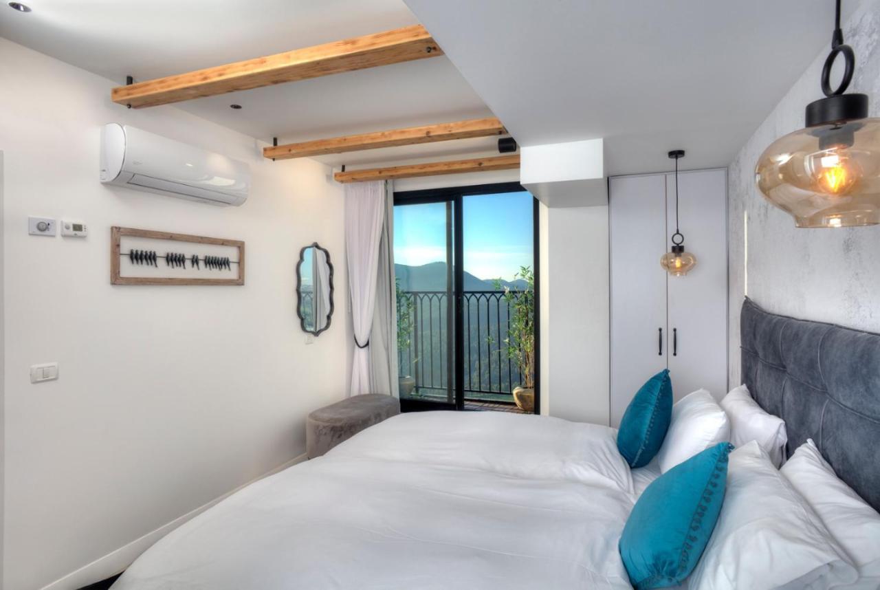 Open Skys Vila Safed Exterior foto