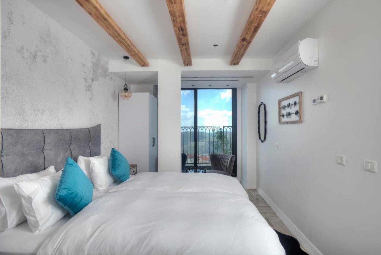 Open Skys Vila Safed Exterior foto